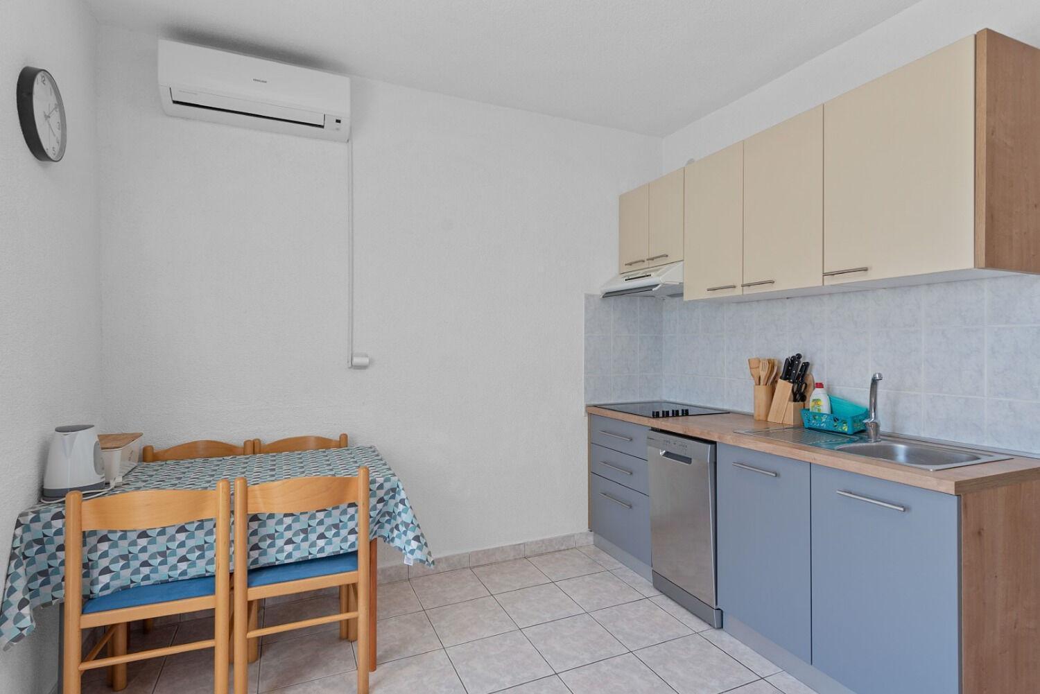 Apartment Uga2 Mandre Bagian luar foto